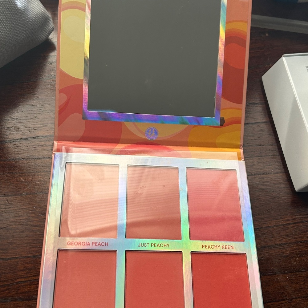 BH cosmetics Bellini pallete - Picture 2 of 2